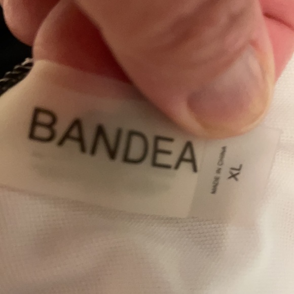 Black swimsuit top with ruffle detailing, XL - Picture 5 of 6